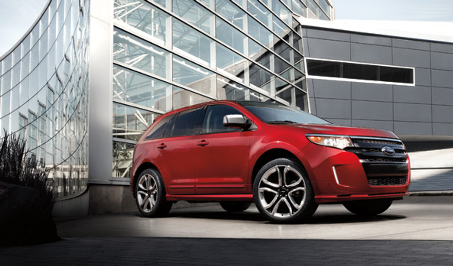 Ford Edge Front Cross Side View