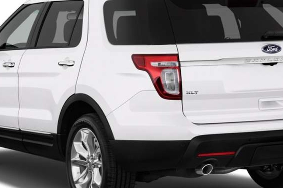 Rear Cross Side View of Ford Explorer in Qatar