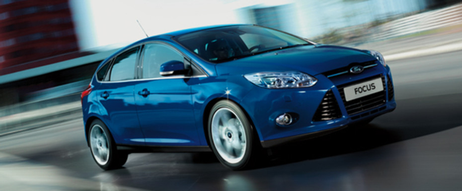 Ford Focus Front Cross Side View