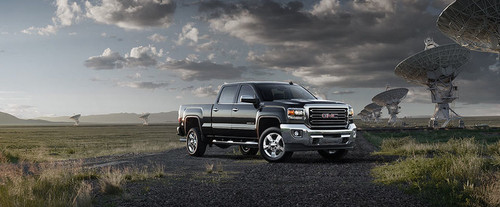 GMC Sierra HD Front Cross Side View