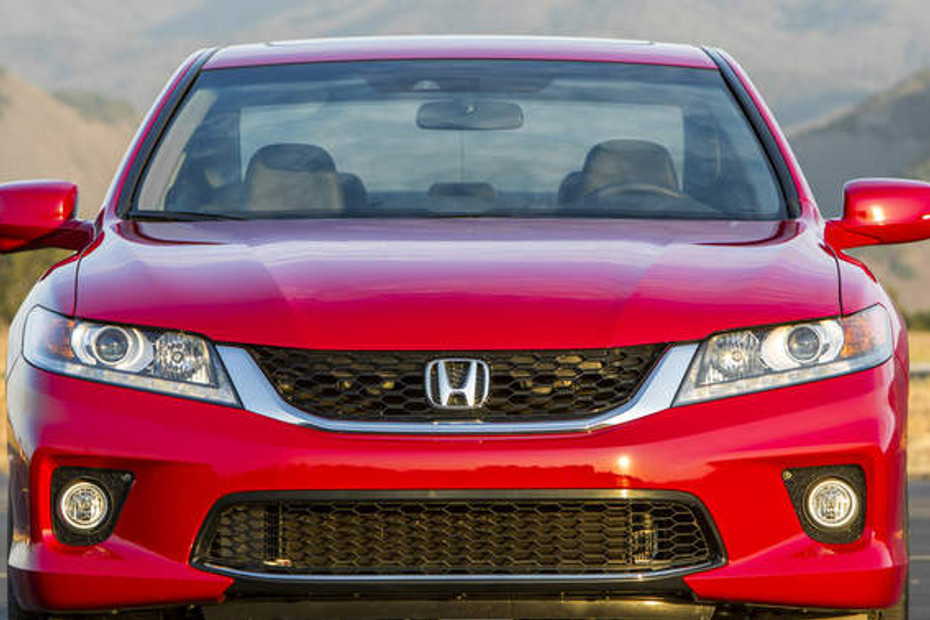 Full Front View of Accord Coupe in Qatar