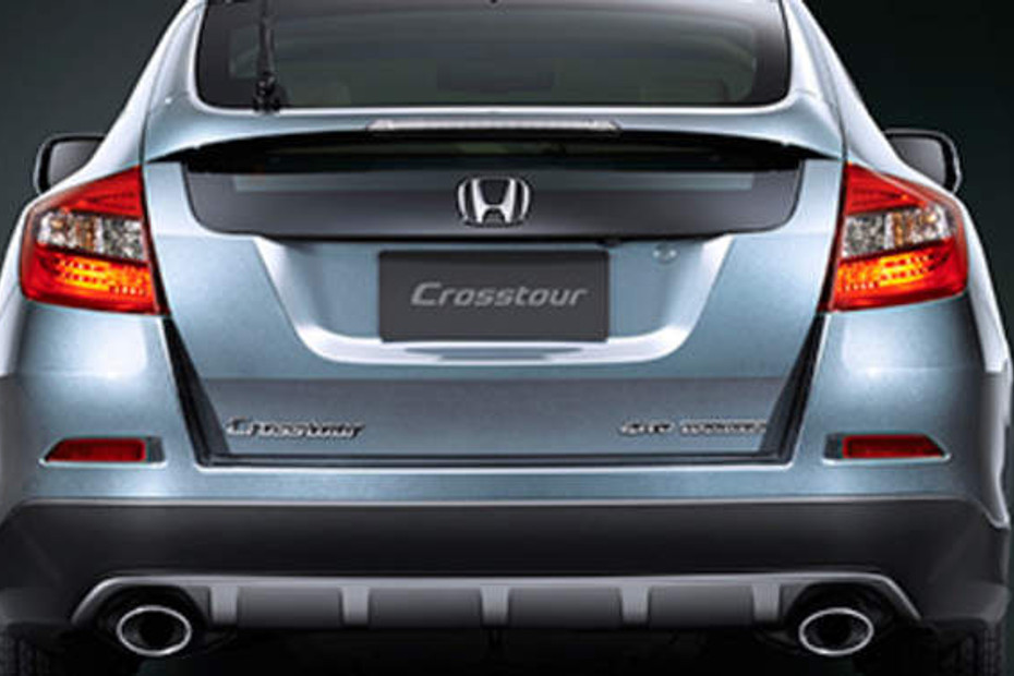 Full Rear View of Honda Crosstour in Qatar