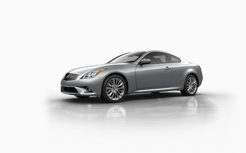 Q60 Coupe Front angle low view