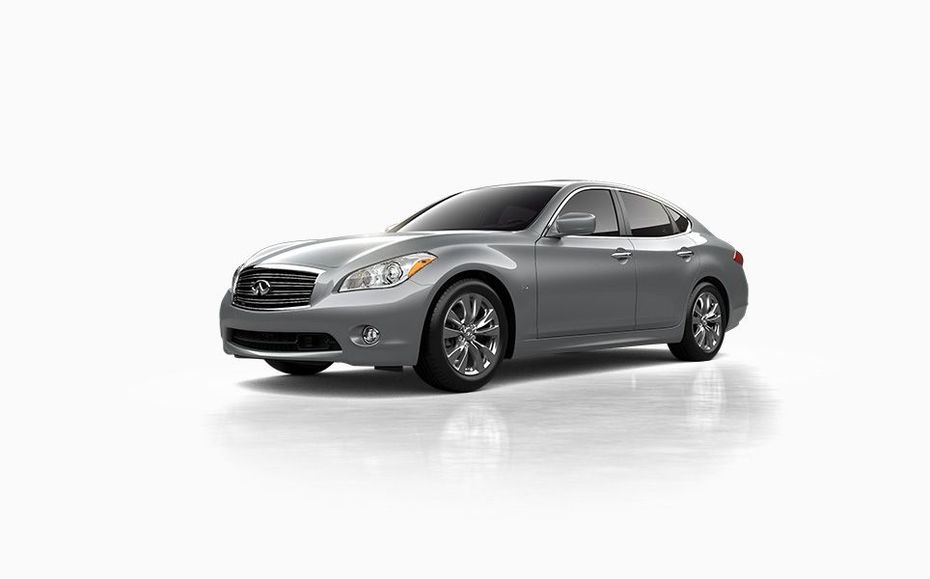 Infiniti Q70 Front Side View