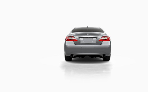 Full Rear View of Infiniti Q70