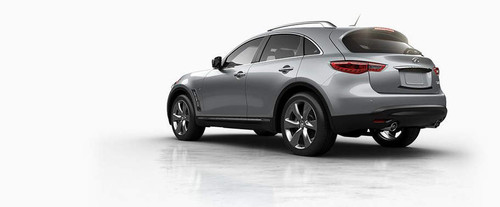 Rear Cross Side View of Infiniti QX70