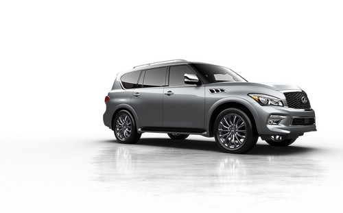 Infiniti QX80 Front Cross Side View