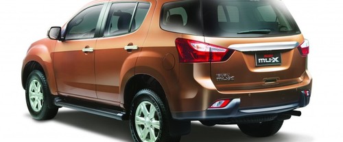 Rear Cross Side View of Isuzu MU-X