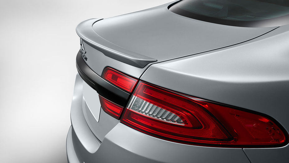 XF XFR-S Tail light