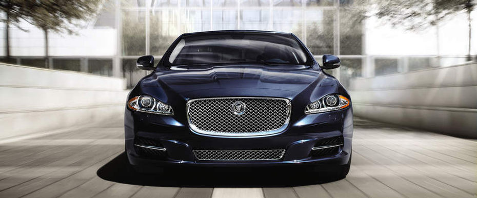 Full Front View of XJ Luxury SWB