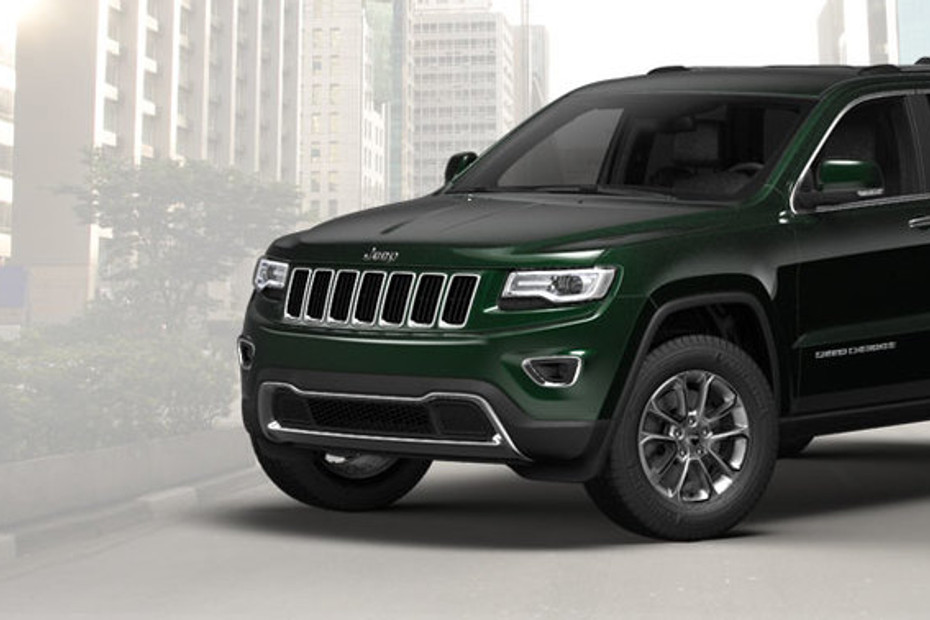 Grand Cherokee Front angle low view in Qatar