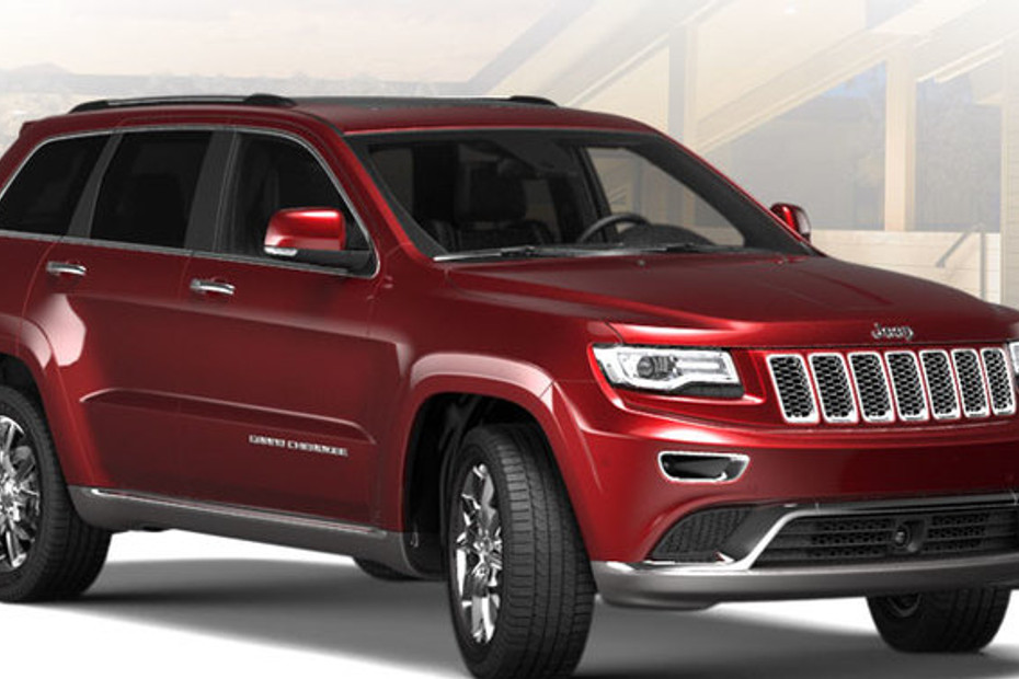 Jeep Grand Cherokee Front Medium View in Qatar