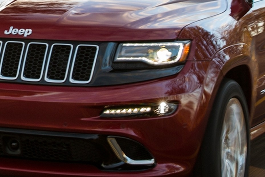Grand Cherokee SRT Headlight in Qatar