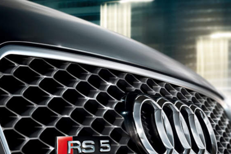 RS5 Coupe Grille View in Qatar