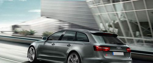 Rear Cross Side View of Audi RS6 Avant