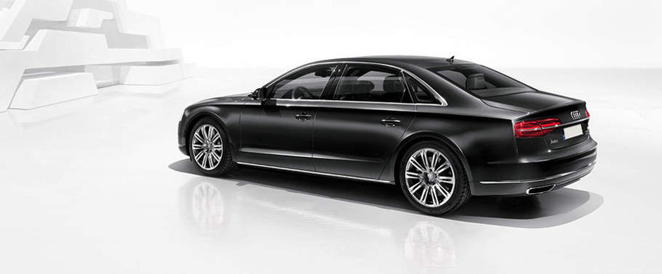 Rear Cross Side View of Audi A8L