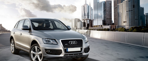 Audi Q5 Front Cross Side View