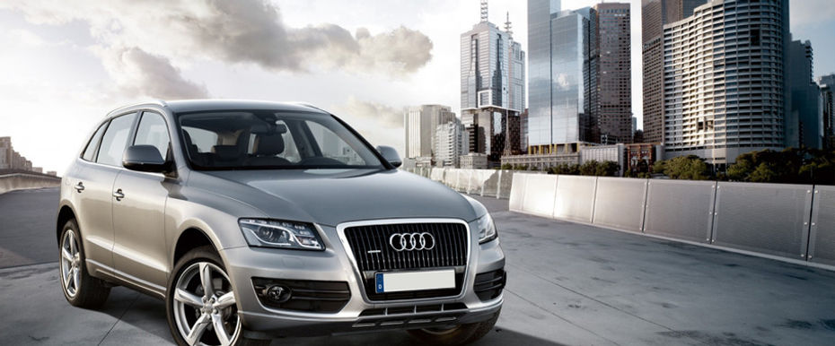 Audi Q5 Front Cross Side View