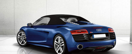 Rear Cross Side View of Audi R8 Spyder