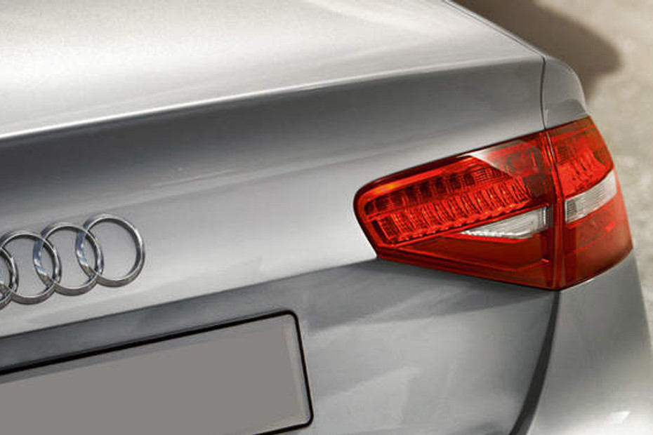 A4 Tail light in Qatar