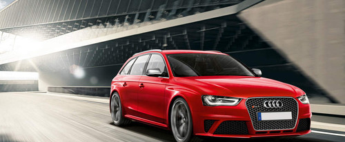 Audi RS4 Avant Front Medium View