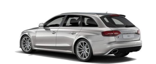 Rear Cross Side View of Audi RS4 Avant
