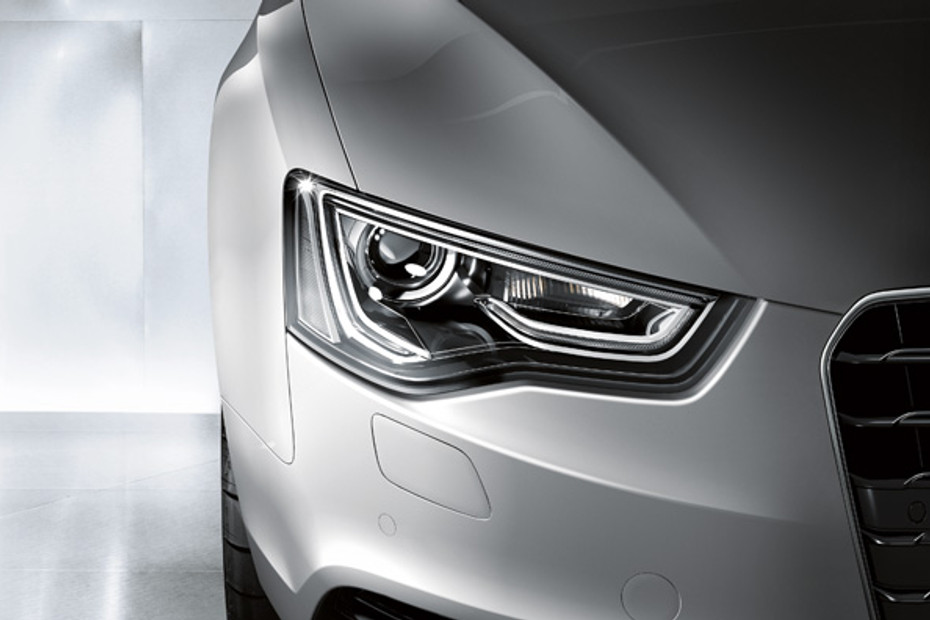 A5 Coupe Headlight in Qatar