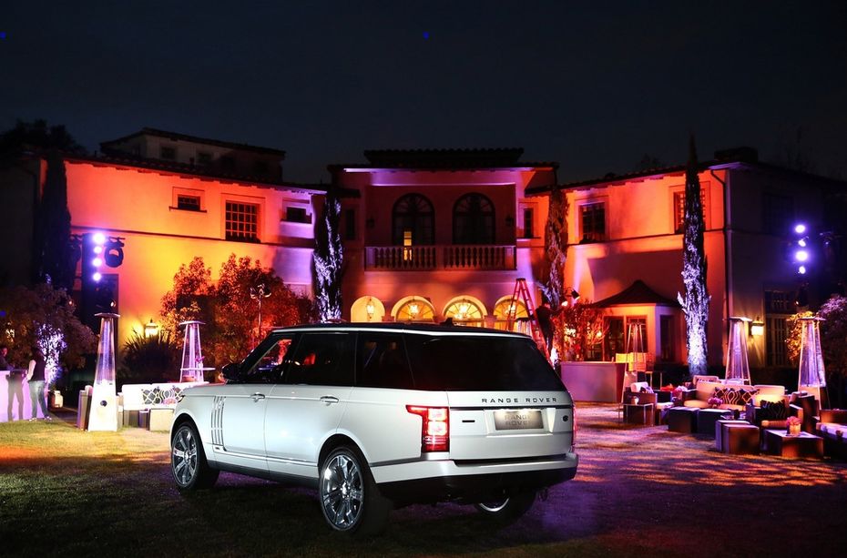 Rear Cross Side View of Land Rover Range Rover