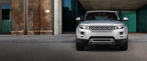 Full Front View of Range Rover Evoque