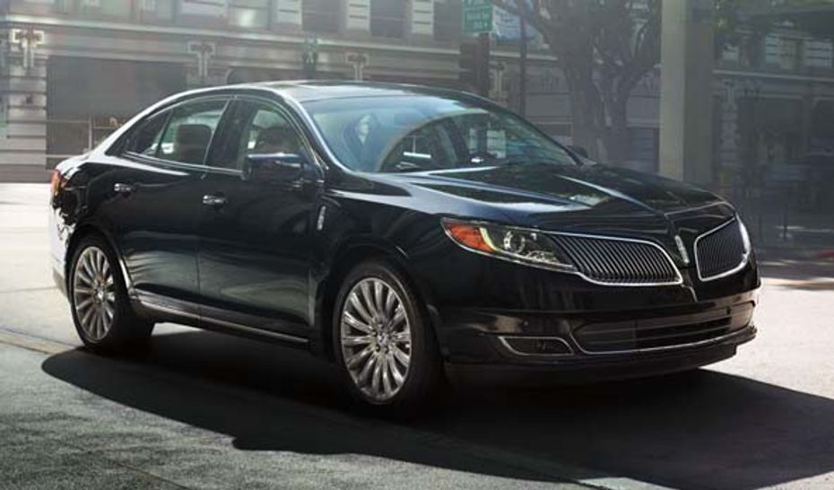 Lincoln MKS Front Cross Side View