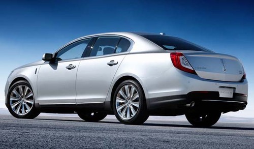 Rear Cross Side View of Lincoln MKS