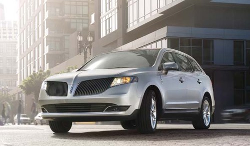 Lincoln MKT Front Angle High View