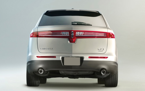 Full Rear View of Lincoln MKT