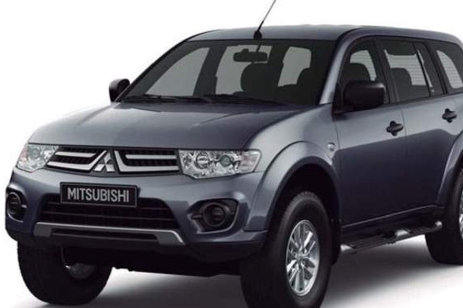 Pajero Sports Front angle low view in Qatar