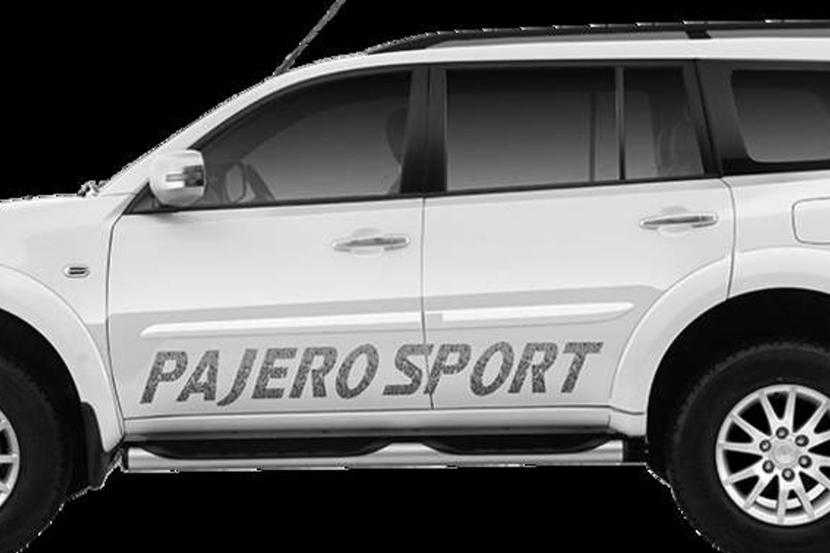 Pajero Sports Side view in Qatar