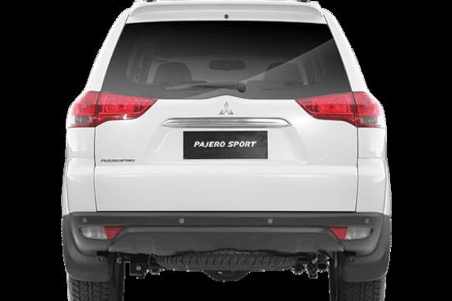 Full Rear View of Mitsubishi Pajero Sports in Qatar