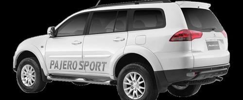 Rear Cross Side View of Mitsubishi Pajero Sports