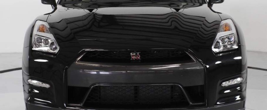 Full Front View of GT-R