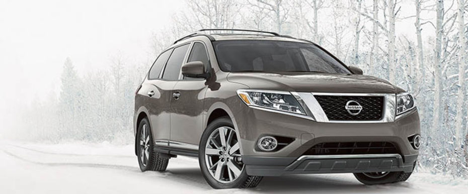 Nissan Pathfinder Front Medium View