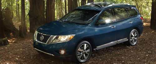 Nissan Pathfinder Front Side View