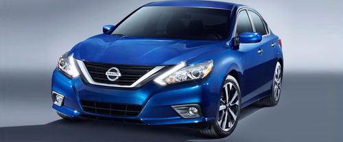 Nissan Altima Side Medium View