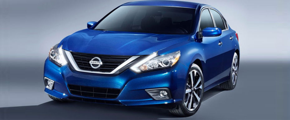 Nissan Altima Side Medium View