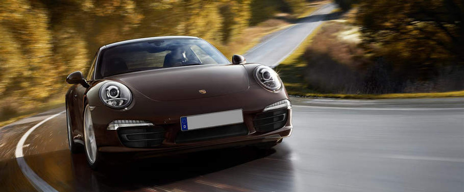 Porsche 911 Carrera 4 Front Medium View