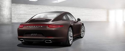 911 Carrera 4 Rear angle view