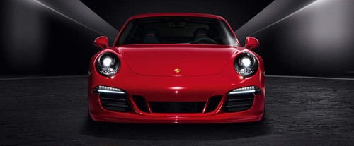 Full Front View of 911 Carrera 4 GTS