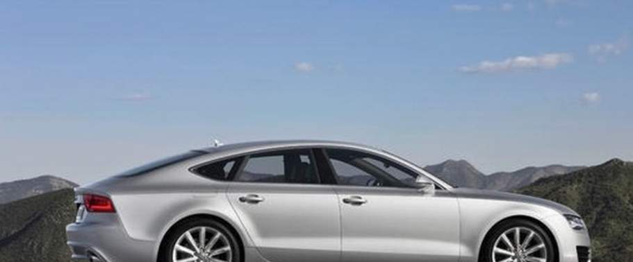 Porsche Panamera Diesel Drivers Sideview Porsche Panamera Diesel Drivers Sideview