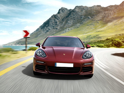Full Front View of Panamera 4