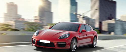 Porsche Panamera 4S Front Side View
