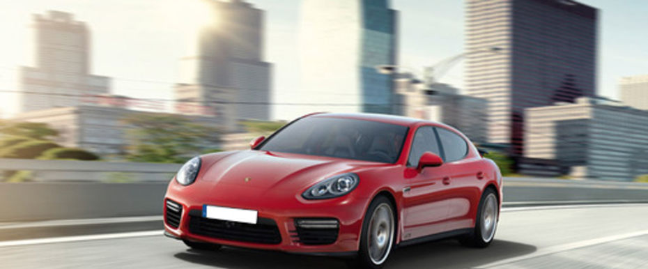 Porsche Panamera 4S Front Side View