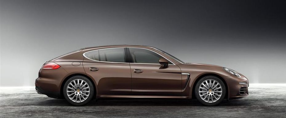 Porsche Panamera 4S Drivers Sideview